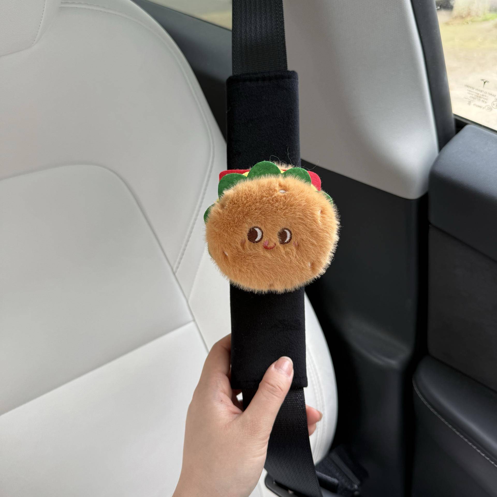 汉肩堡薯706条汽车安全带护套可爱意创卡通险带套保防勒脖车内装