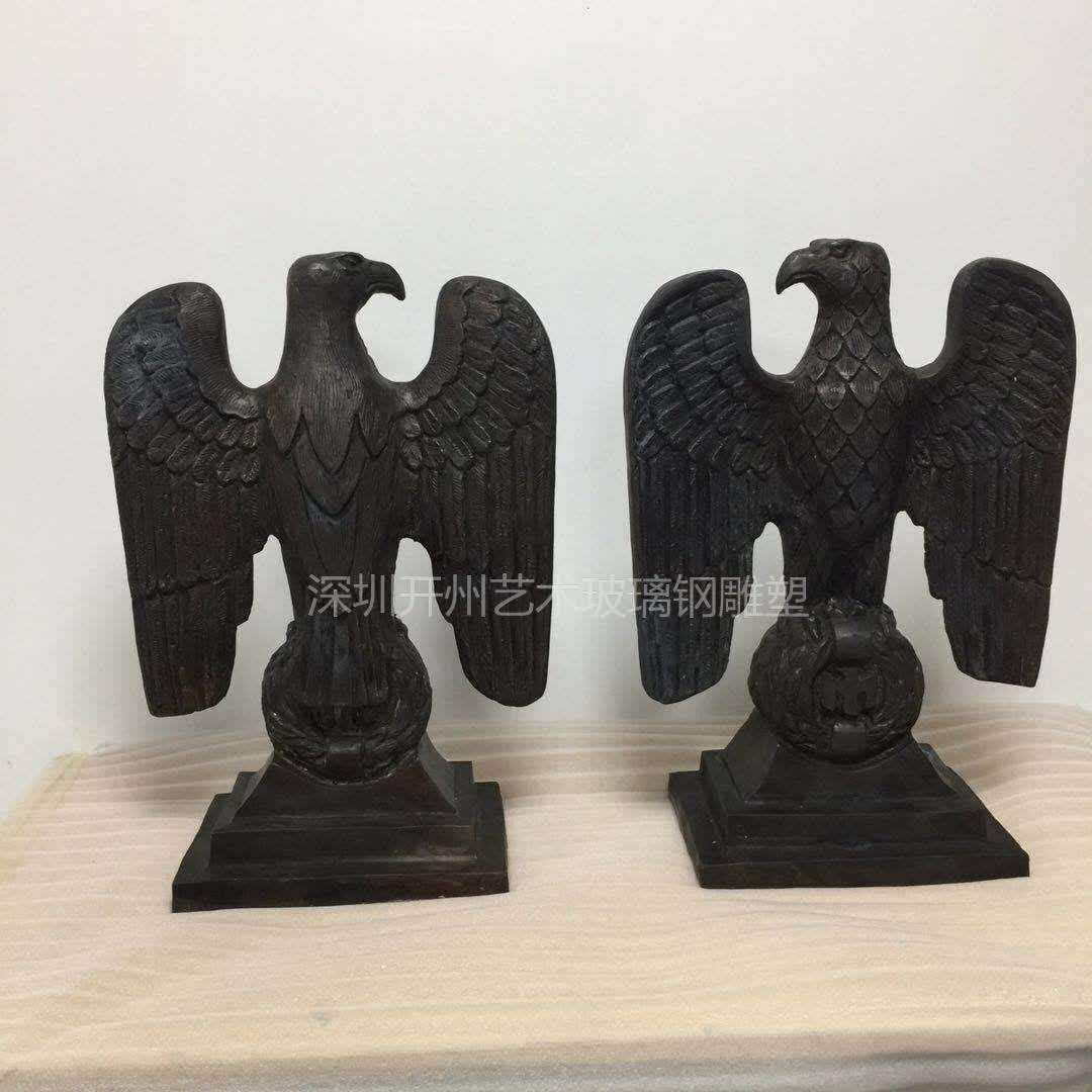 深圳厂家直销动物玻璃钢老鹰雕塑办公区域展示柜摆件 工艺品摆件