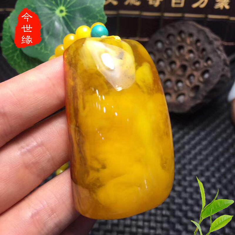 金绞密平安无事牌镇平新品现货琥珀蜜蜡线下实体现货直销