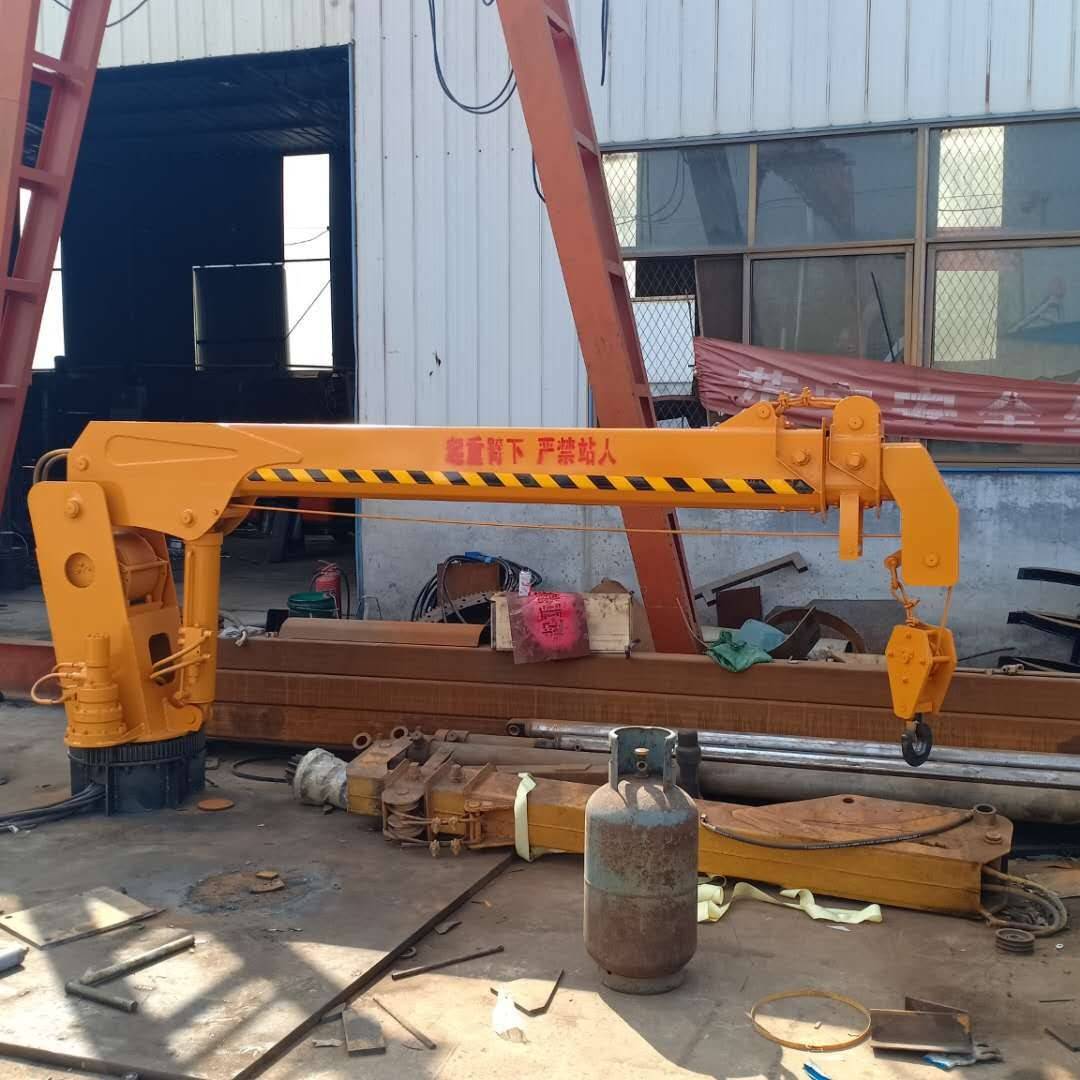 厂家加工各种车载液压吊机车载2吨吊机液压全自动小型随车吊机