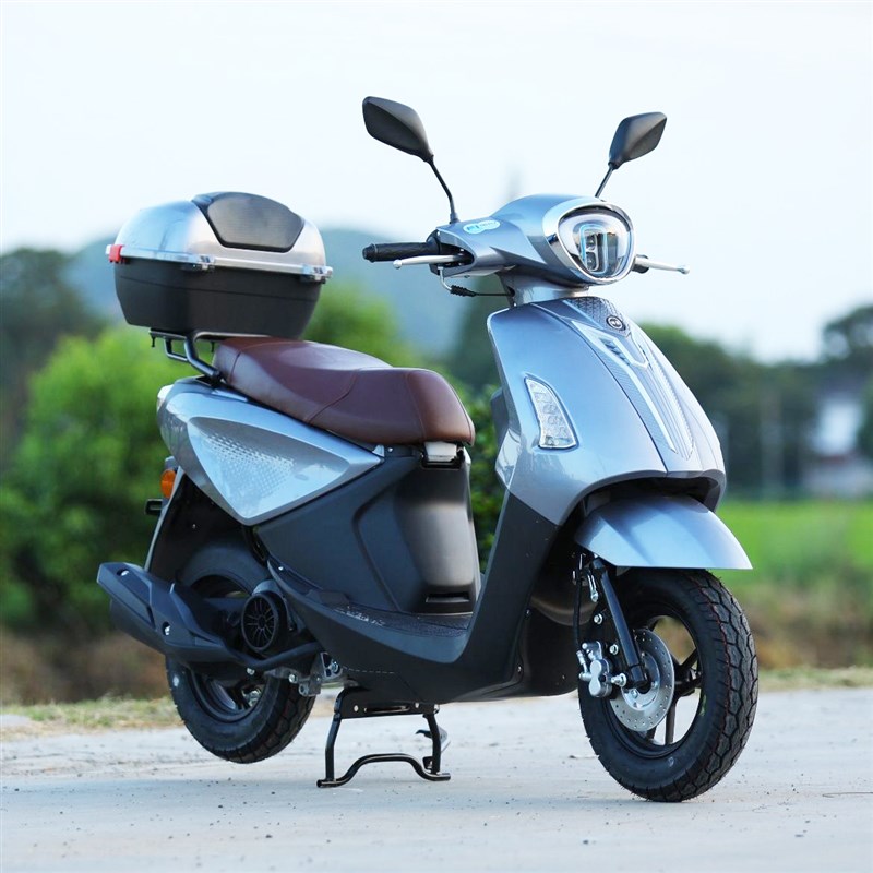 巧格三代燃油摩托车踏板车国四可上牌125cc两轮代步省油踏板摩托