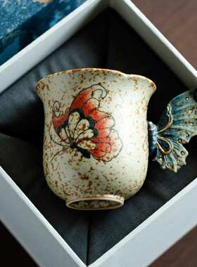 青花火石红品茗杯家用陶瓷纯手绘花弄红蝴蝶单个小茶杯主人杯