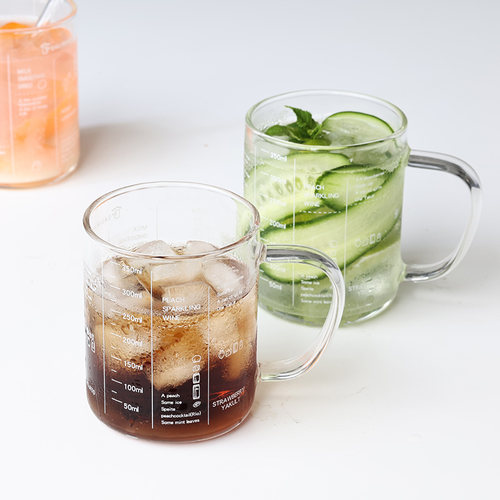 小乐自制ins风加厚耐热玻璃杯大手柄 可装开水微波炉  刻度牛奶杯