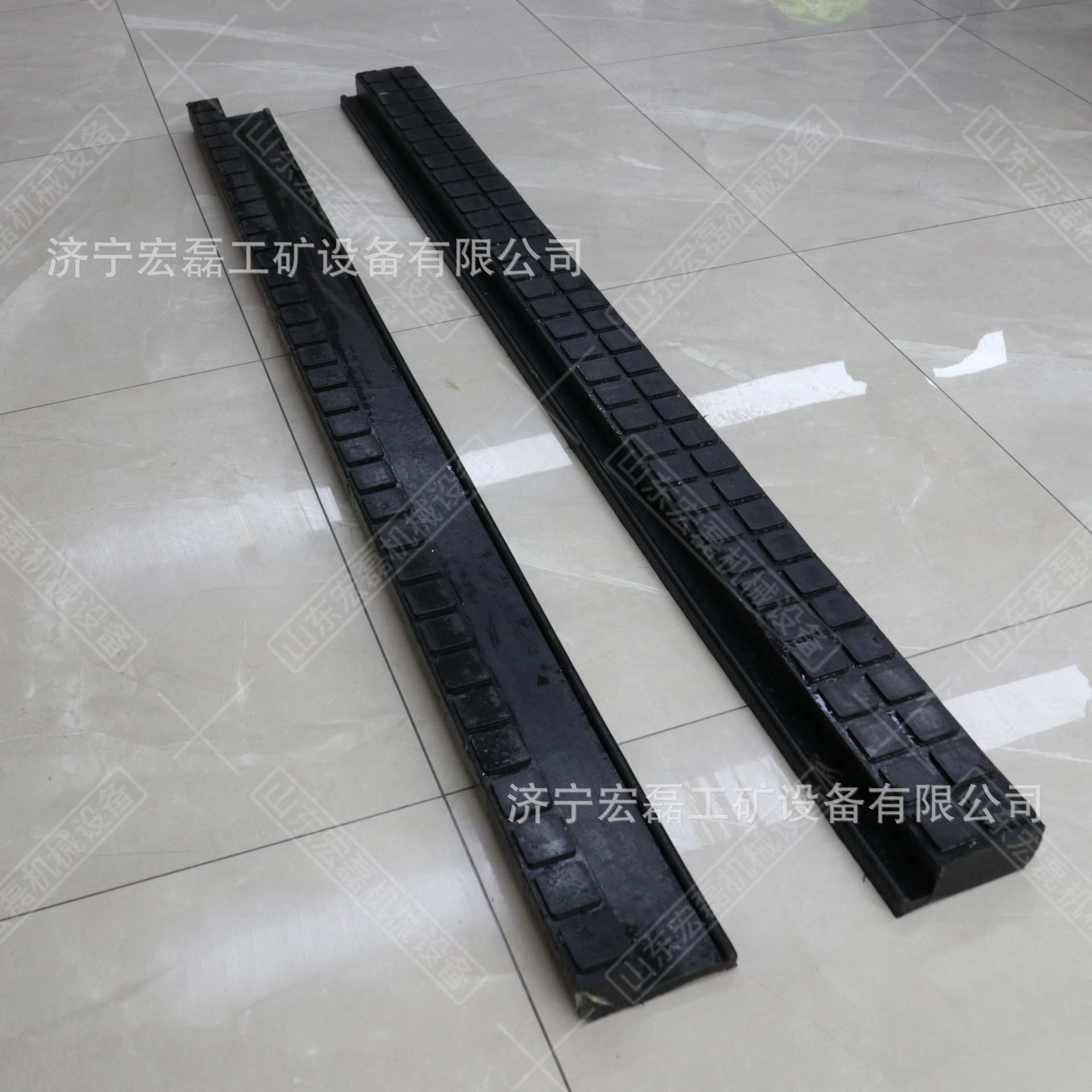 铁路橡胶道口板P435060轨道通用道口垫板橡胶减速板火车道塞条
