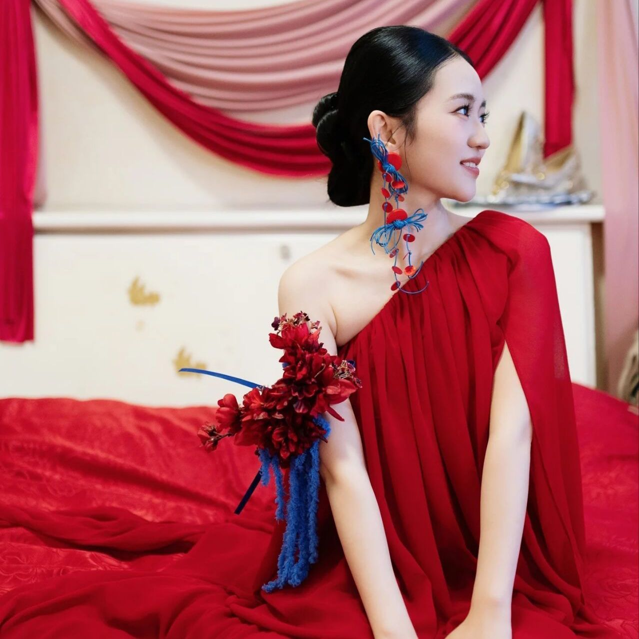 新娘新中式红色晨袍头饰红色花朵手臂花发饰结婚手腕花敬酒服配饰,节庆用品/礼品,婚房装扮用品,淘宝优惠券,粉丝福利购,淘宝优惠卷