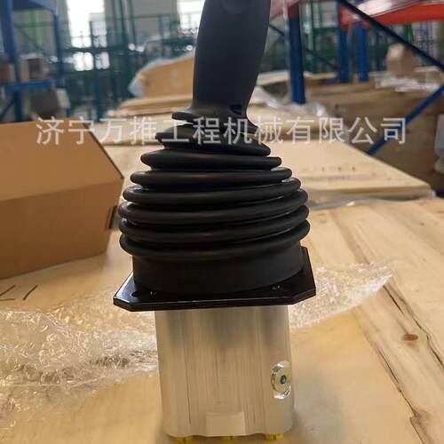 推土机SD32行走操纵手柄153-72A-01000
