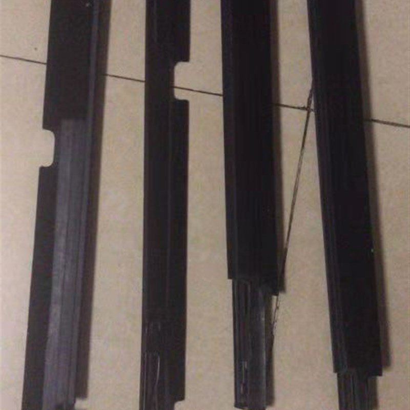 供应 花冠车门窗玻璃外压条 挡水切水密封胶条 汽车外压条