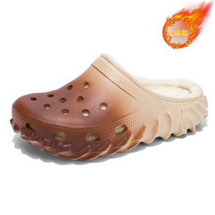 大码加绒洞洞鞋冬季保暖包头棉拖鞋情侣拼色加厚防滑家居室外穿搭