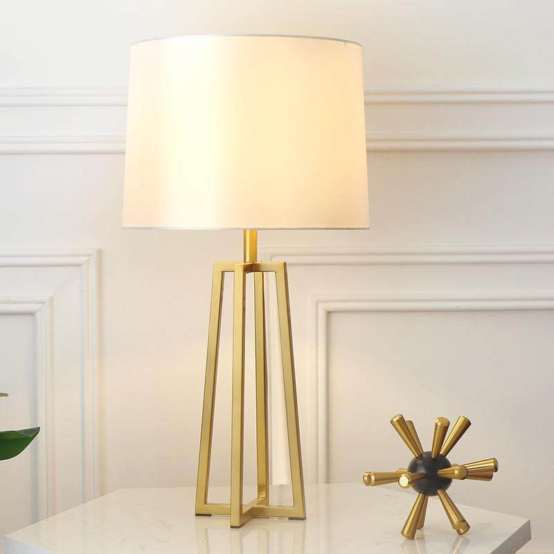 美式台灯轻奢创意客厅卧室床头灯现代简约铁艺沙发边茶几装饰台灯,玩具/童车/益智/积木/模型,毛绒/玩偶/公仔/布艺类玩具,淘宝优惠券,粉丝福利购,淘宝优惠卷