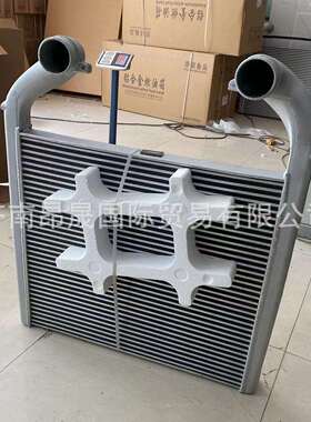 配件出口重汽HOWOT7H汕德卡C7HC9HWG9925530138大中冷器总成