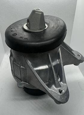 16724072001672407300适用于奔驰BenzW167发动机支架机脚胶