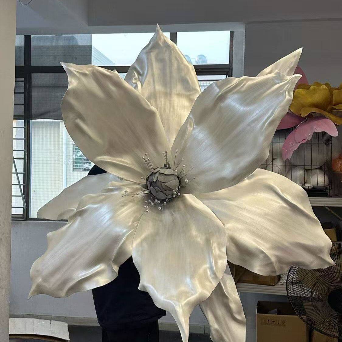 新款轻奢婚庆大型纸艺花装饰婚礼银色仿真花大纸花仿真花场景布置