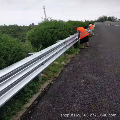 福建南平市龙岩市高速公路护栏板多少钱一米，乡村护栏多少钱一米