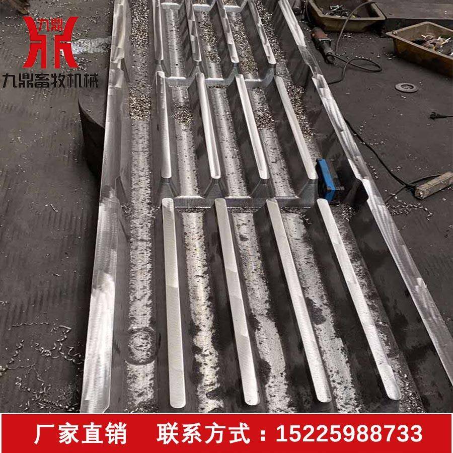 河南养猪设备供应水泥漏粪板模具制作漏粪板钢模具