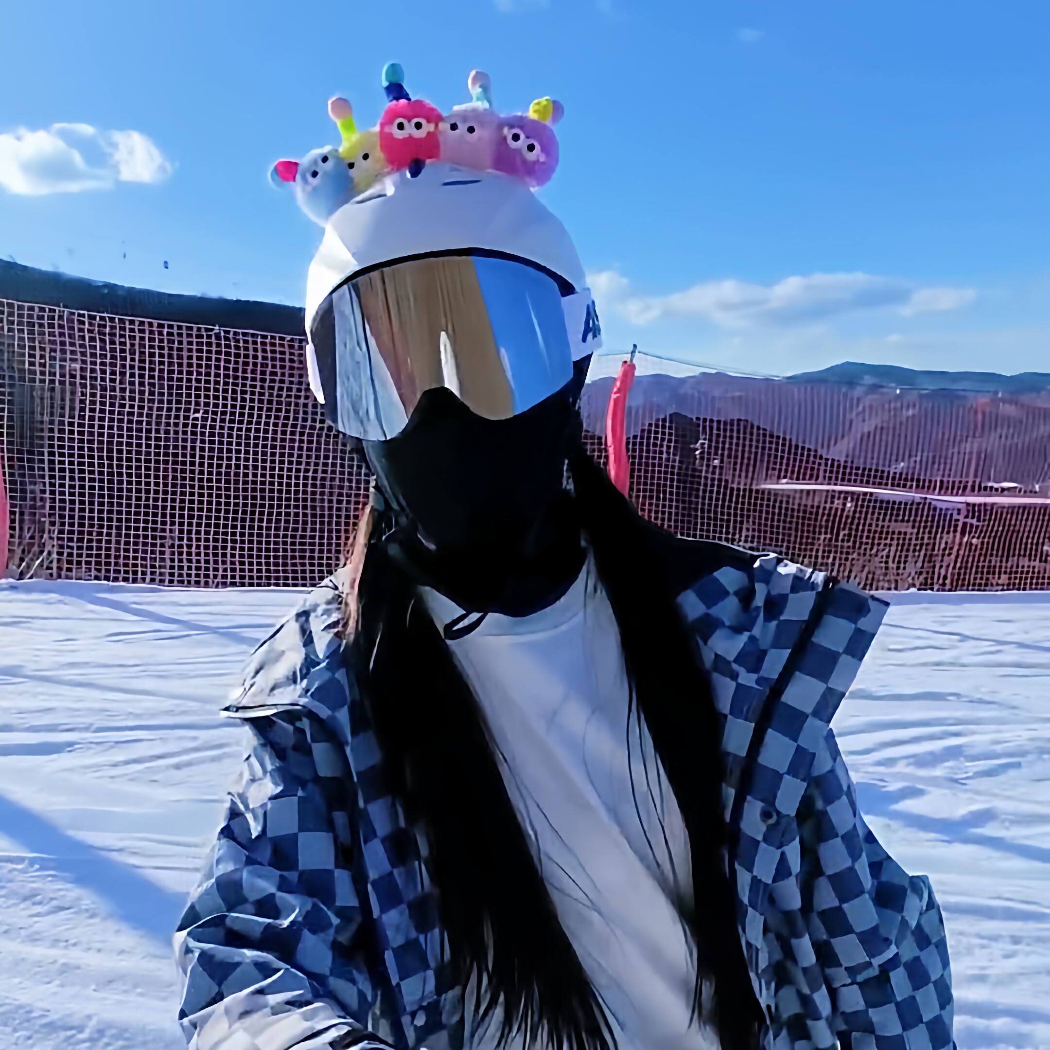 立体小怪兽毛球滑雪头盔装饰品