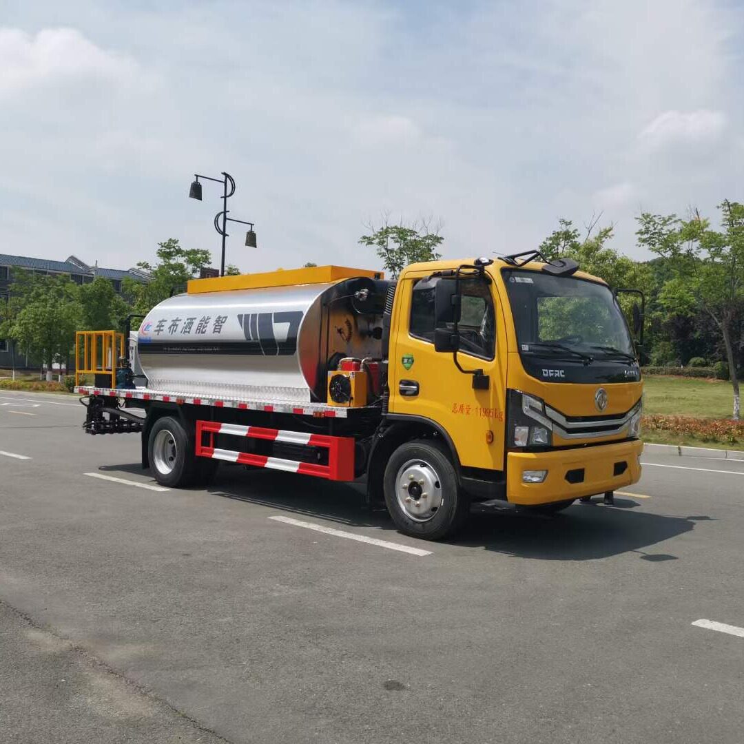 蓝牌国六东风多利卡6方智能型沥青洒布车 同步碎石封层车全国联保