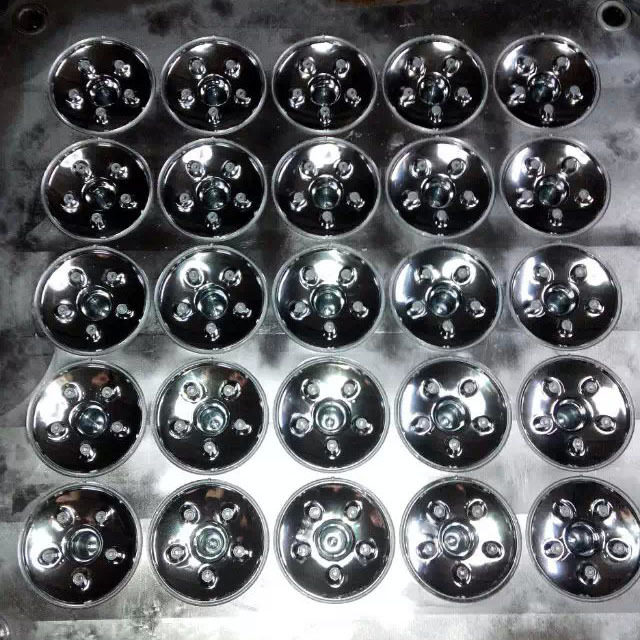 东莞塘厦同发橡胶模具喷砂电镀硬铬电镀抛光加工表面处理防腐蚀