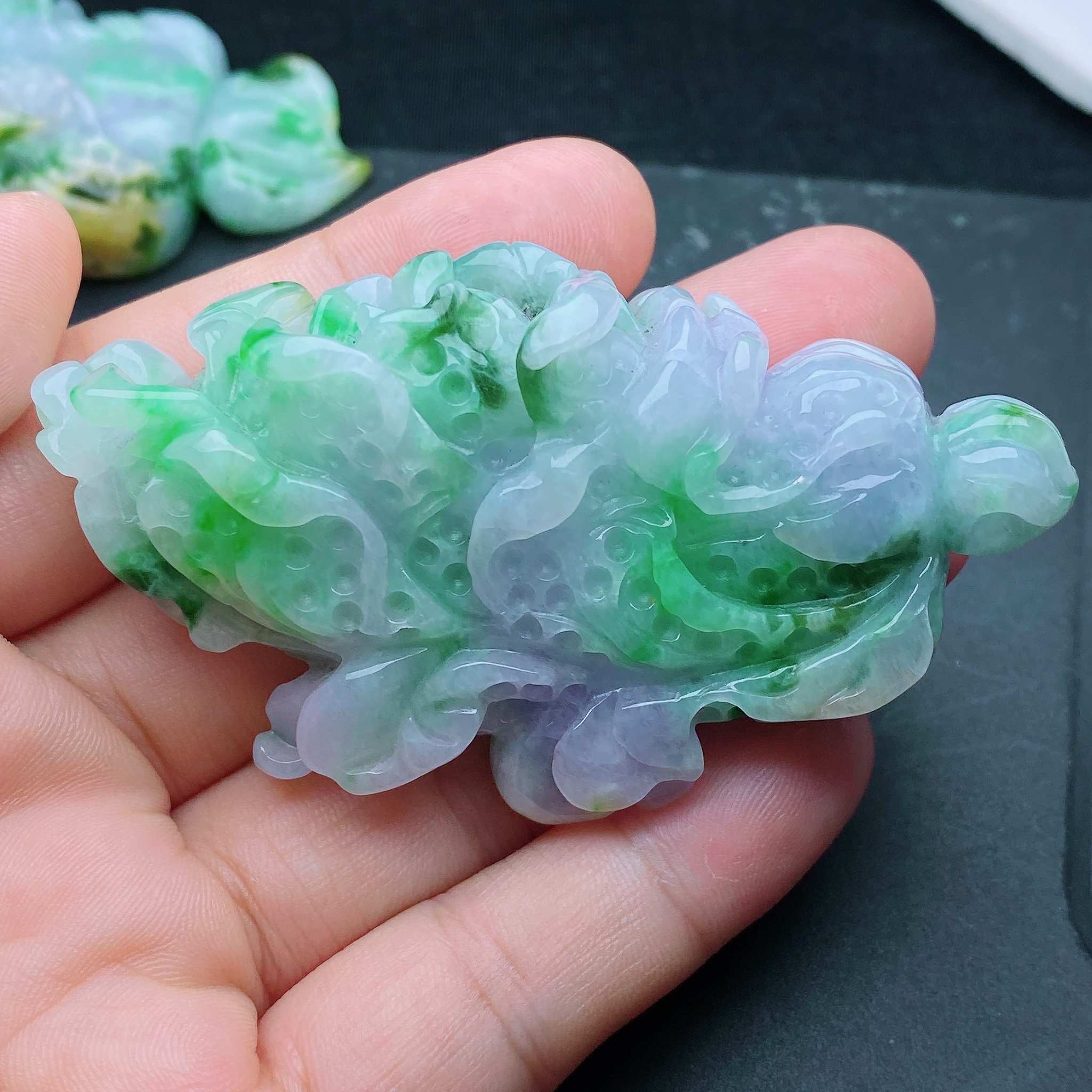 缅甸天然翡翠a货三彩白菜手把件xqmj尺寸：89.5-34.5-18.7mm