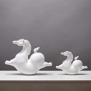 现代北欧腾云马摆件样板间客厅茶几电视柜书房书架动物家居装饰品