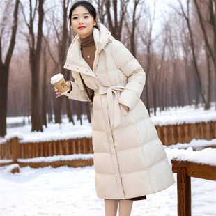 高端女装长款过膝羽绒服女冬今年流行爆款收腰超好看白鸭绒大衣潮