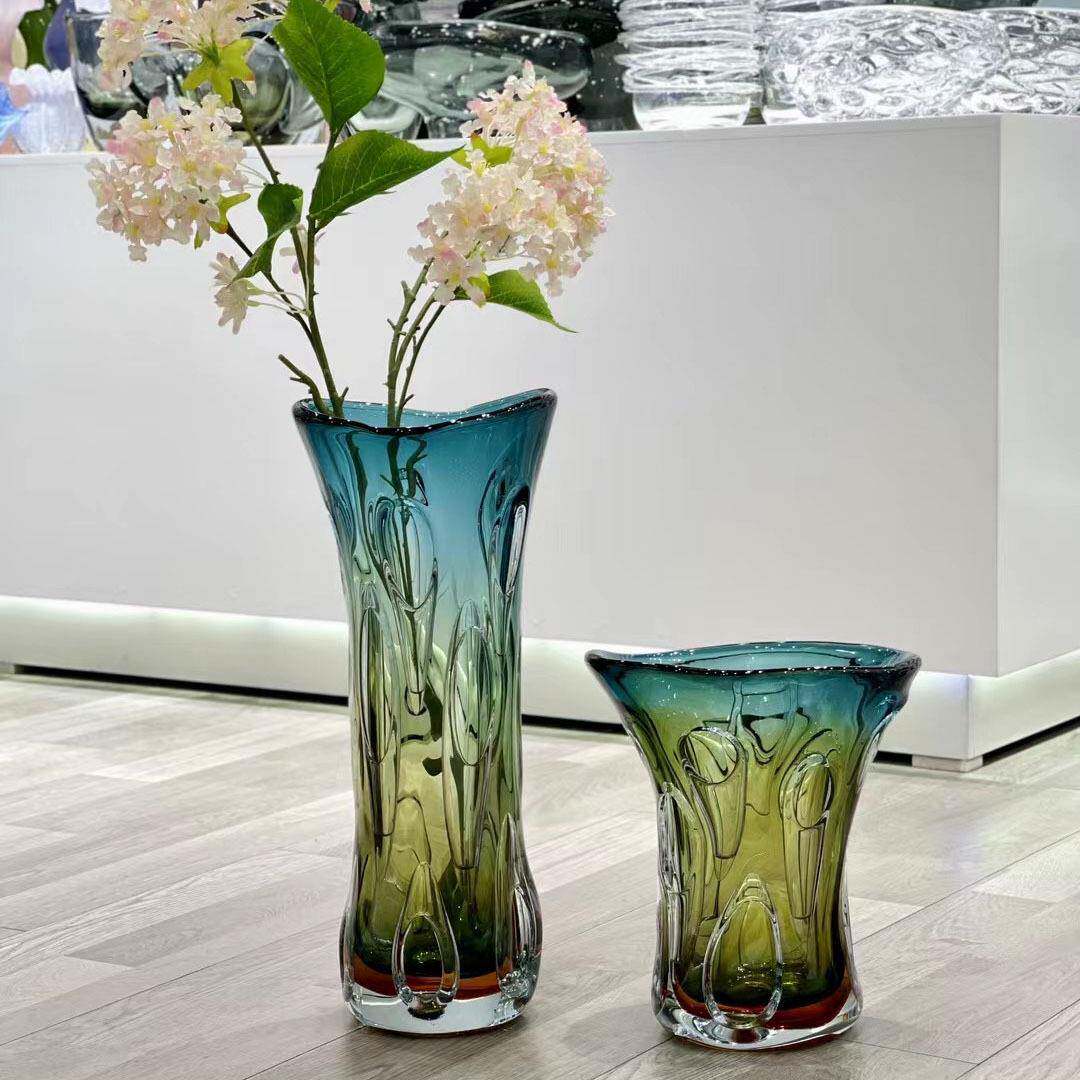 现代轻奢琉璃花瓶餐厅客厅透彩插花器样板房厚重玻璃花器软装