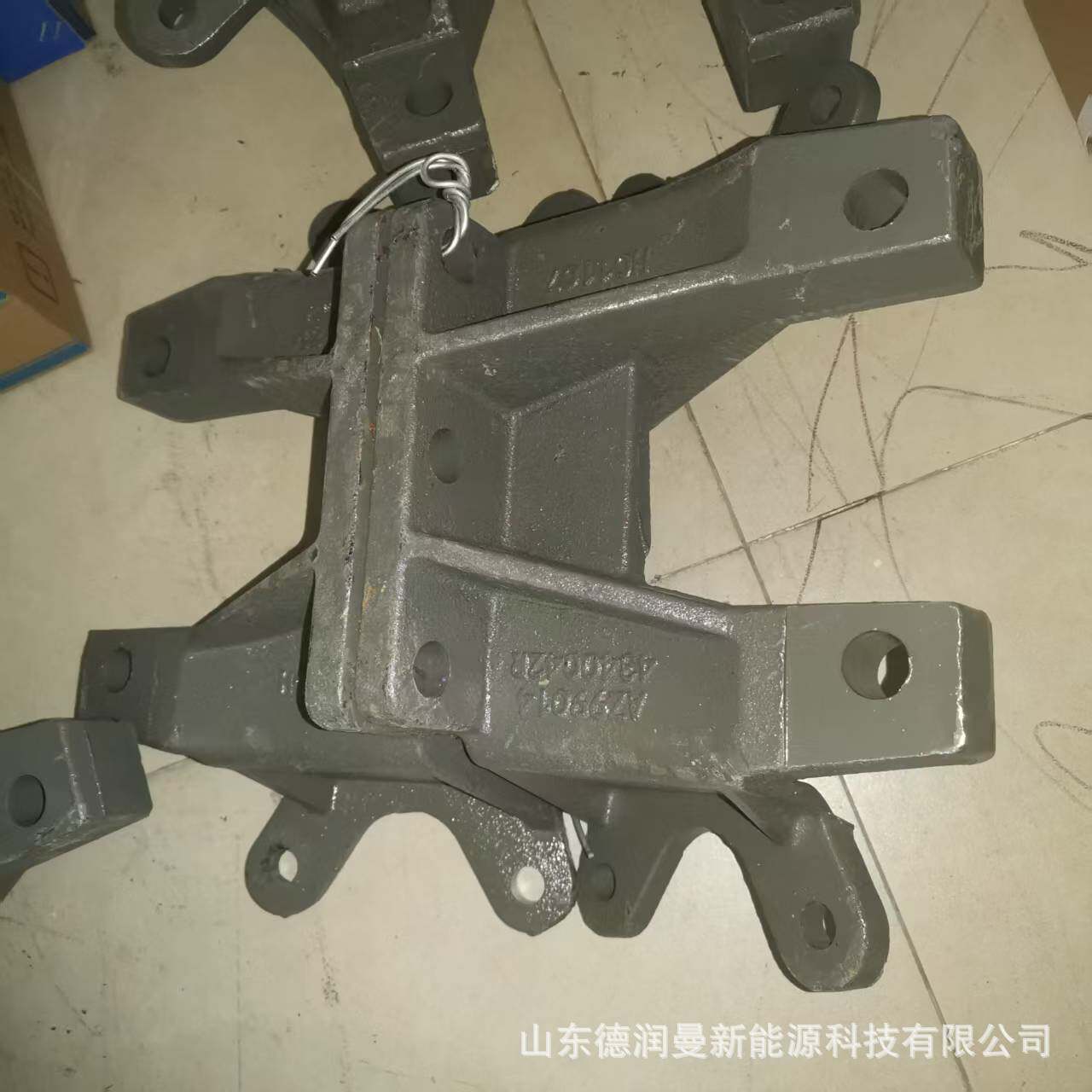 豪沃配件大全铁支架大全厂家直供豪沃整车配件