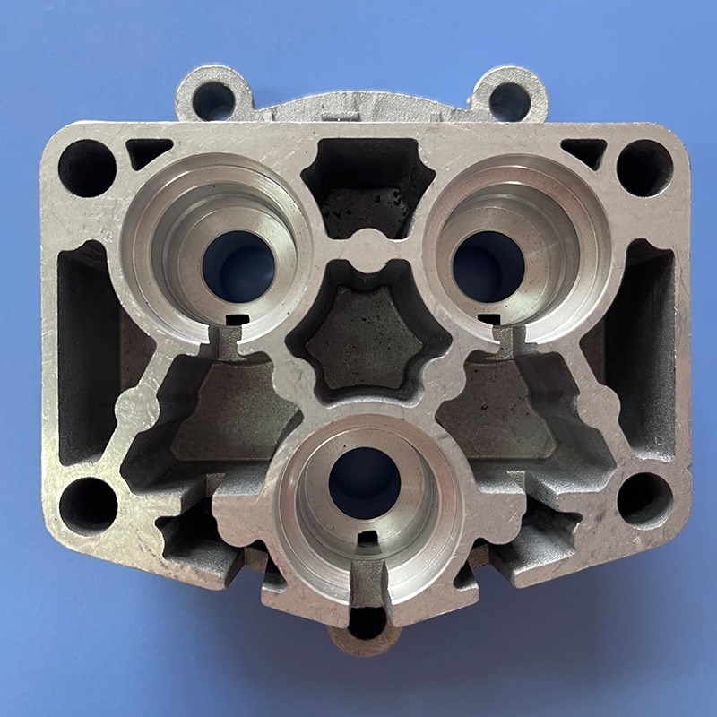 供应铝合金压铸件铸造件汽车配件放油板模具设计制造量大价优