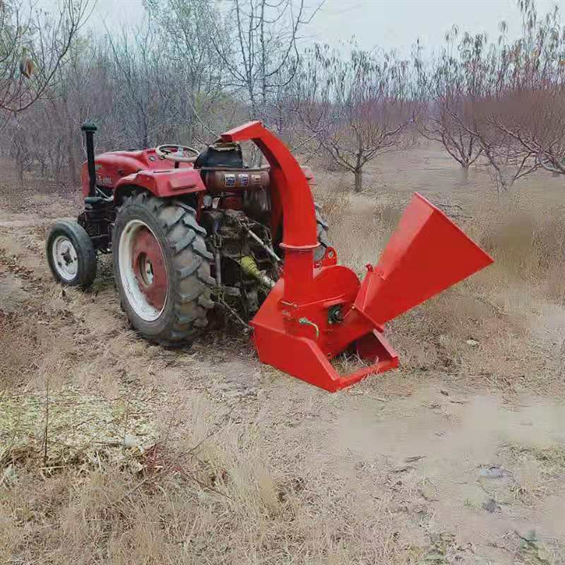 现货悬挂移动园林果园树枝树叶小型机械粉碎机汽油碎木机