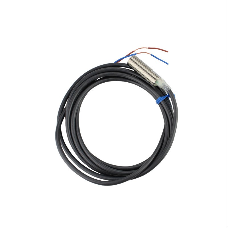 供应接近开关E2B-M12LS04-WZ-C1 NPN常开 M12