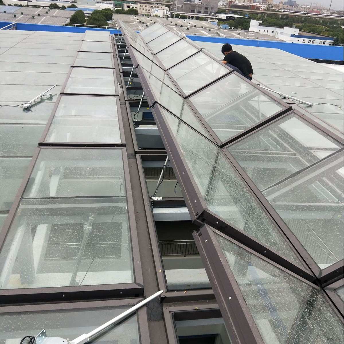 天窗铝合金屋顶窗户阳光房窗户天窗采光通风建筑物商场