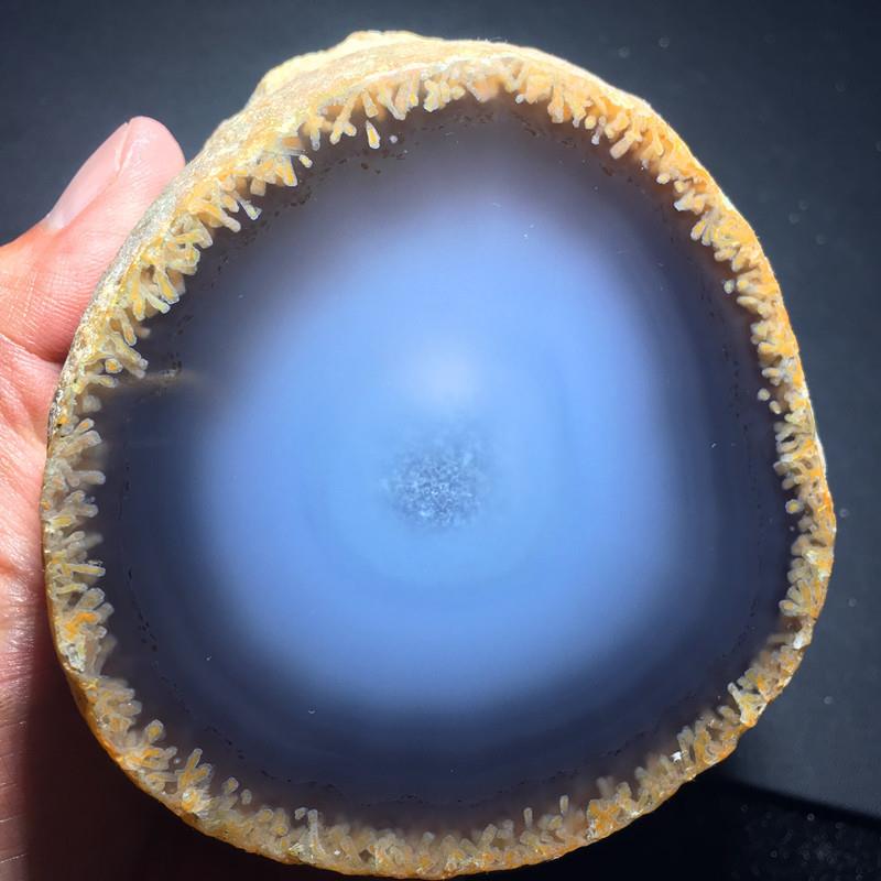 厂家玛瑙水胆原石摆件手工雕刻玛瑙水胆玉髓手把件