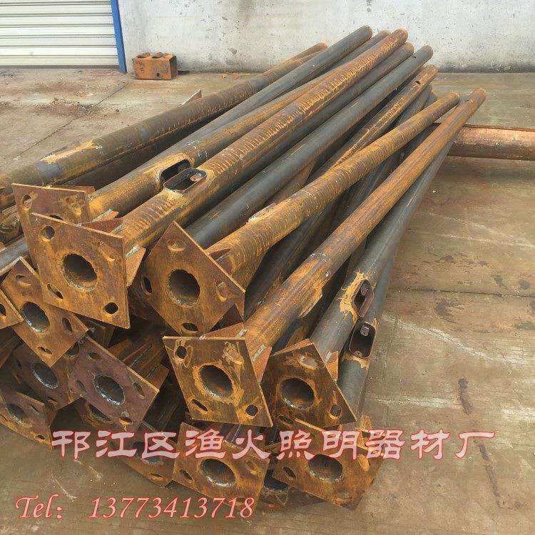 八角杆信号灯厂家直销 八角红路灯杆厂家直销