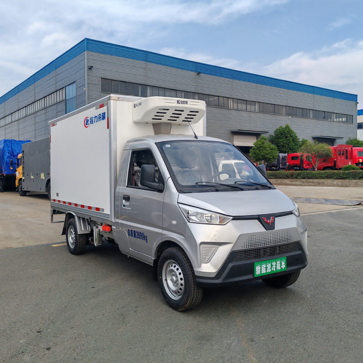 出口东风D9冷藏车3.5米冷藏车海鲜冷藏保温车多少钱