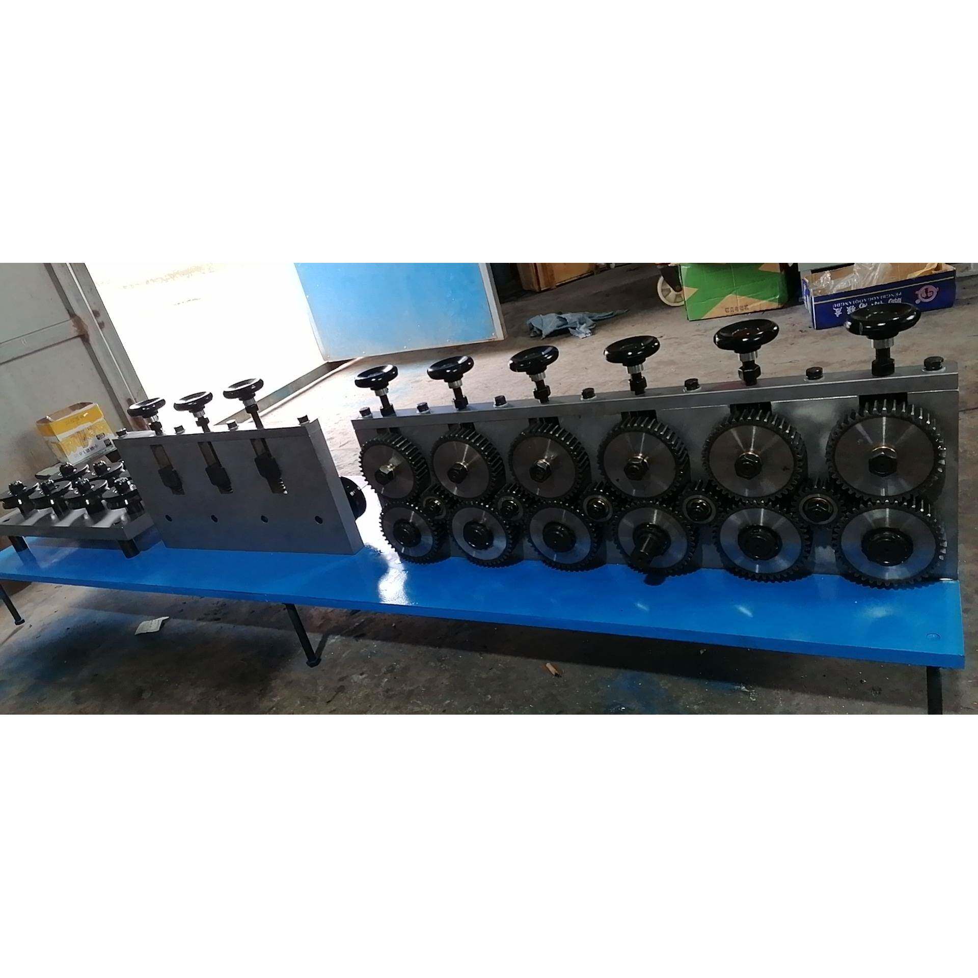 6组辊轮牵引校直器外径70mm外径100mm多组牵引装置钢管圆钢铜棒