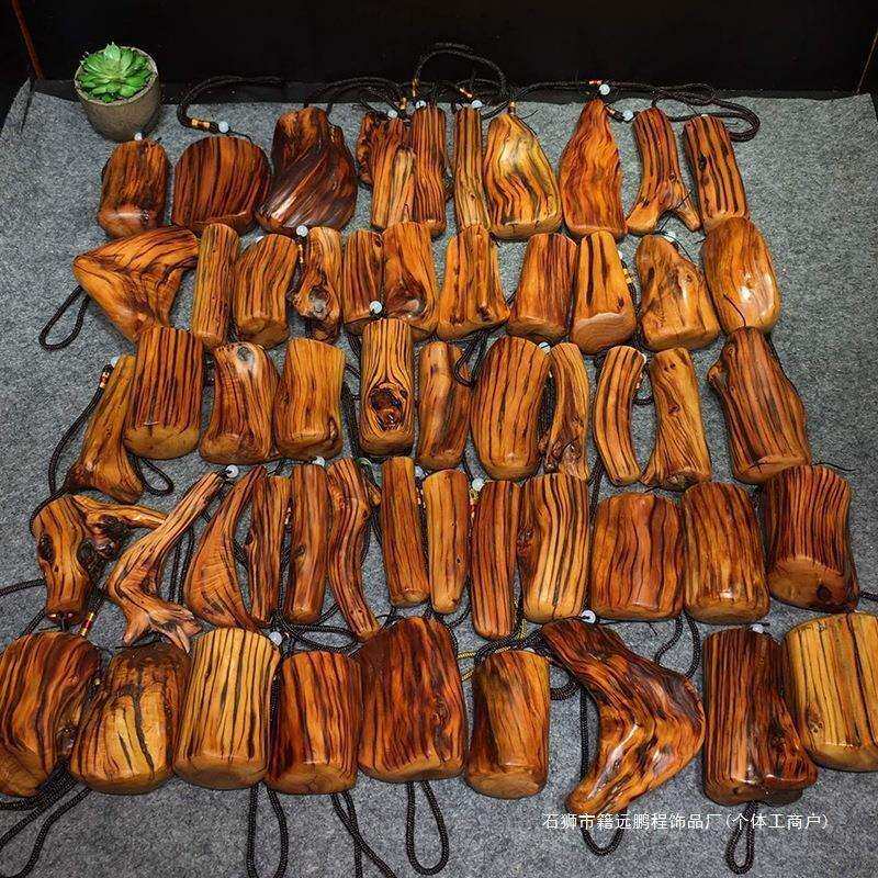 崖柏虎皮纹手把件随型实木把件太行崖柏留疤把件陈化把件木制原料