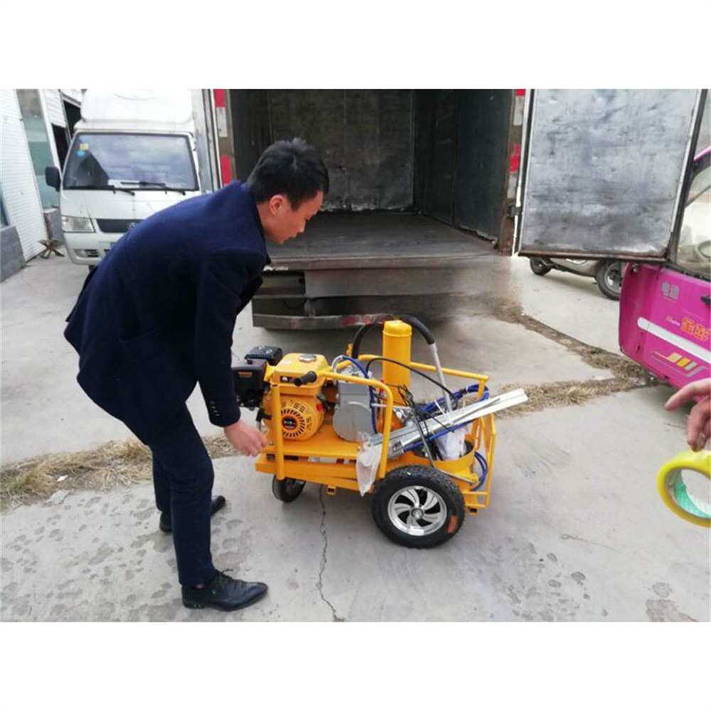 手推式跑道冷喷划线机?市政道路划线机?小区停车场冷喷标线机