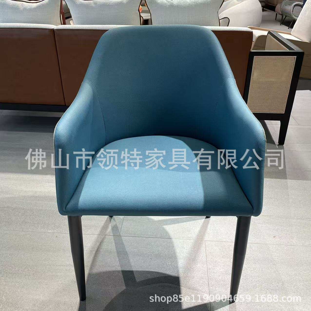 现代简约餐椅酒店家用餐椅极简金属脚椅子咖啡厅餐厅金属脚餐椅