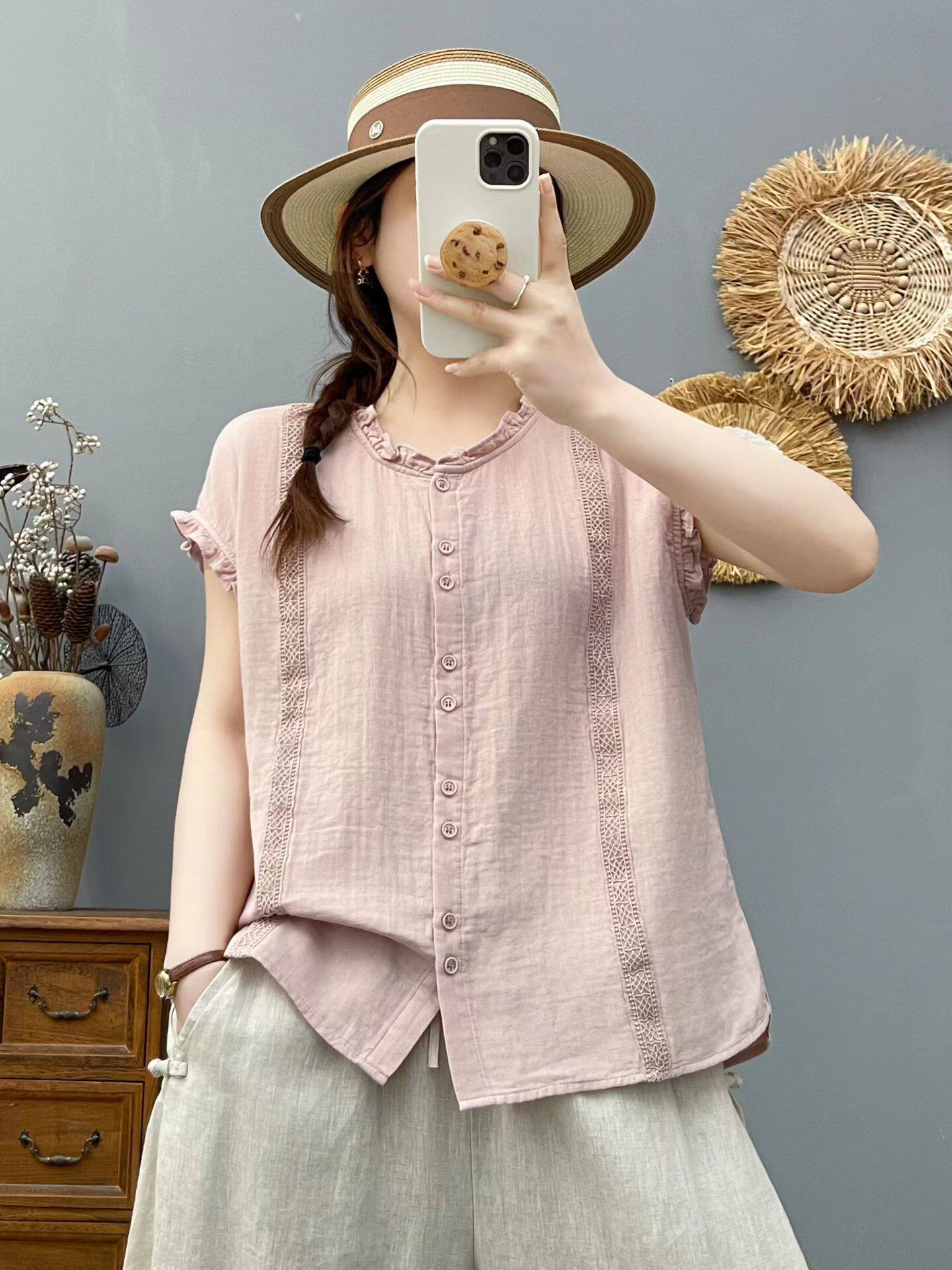 เสื้อเชิ้ตผ้าฝ้ายแท้แขนสั้นสำหรับผู้หญิง คอปกแต่งระบาย รุ่นใหม่ฤดูร้อนปี 2026 แบบบาง ลดอายุ ตัวโคร่งใส่สบาย แขนพองเล็กๆ พร้อมขอบลูกไม้สุดเทรนด์