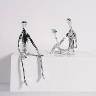 现代样板间工作室直播间金属电镀抽象铸铁看书小雕塑人物工艺品