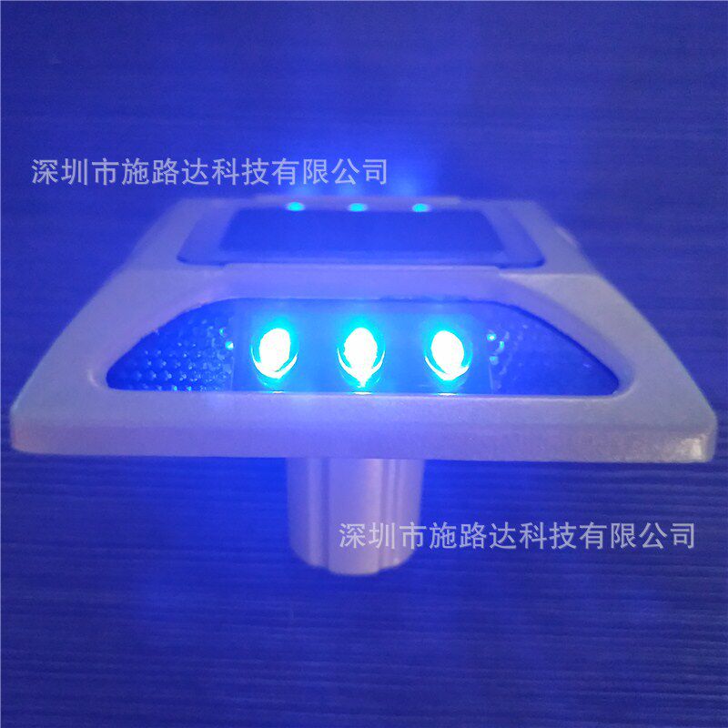防水IP68太阳能道钉小四方道钉灯铸铝外壳工作时间100小时
