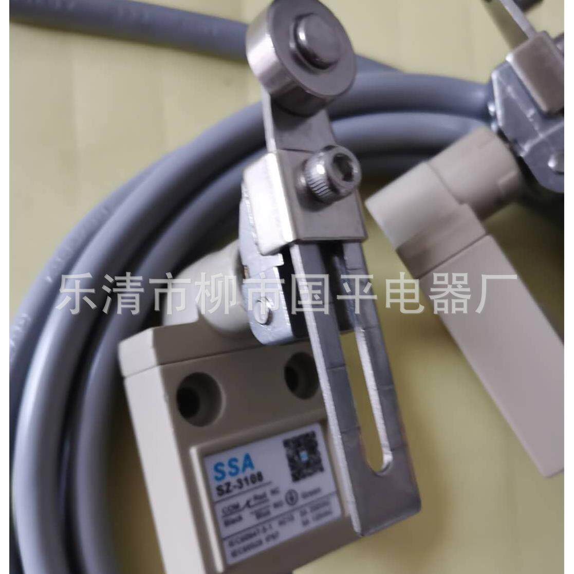 现货销售SZ-3108防水防油带线行程开关限位开关标配3米线