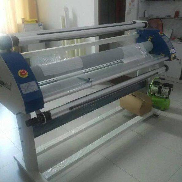 背胶低温自动覆膜机 卷对卷材料自动冷裱机 图文写真自动过膜机
