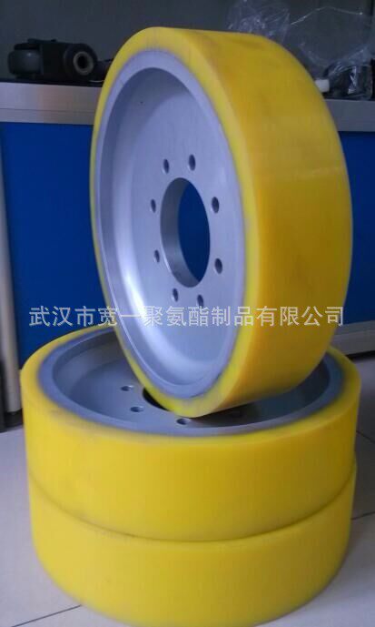 供应湖北仙桃、天门载重滚轮橡胶包胶，传动滚轮包胶，胶辊，胶轮