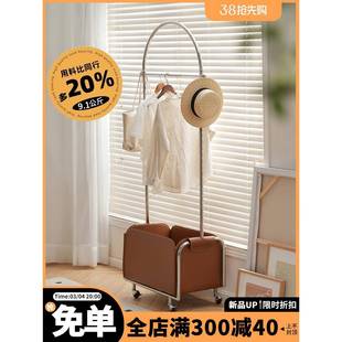 中世纪风衣帽架过夜储衣架与车轮皮革入口不锈钢衣架卧室床边的家