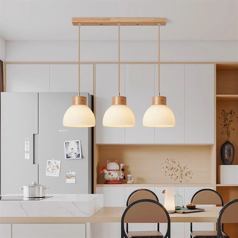 2025年新款餐厅吊灯日式原木吧台灯简约现代单头卧室三头饭厅灯具