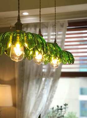 北欧轻奢绿色玻璃吊灯复古个性飘窗床头服装店吧台创意装饰灯