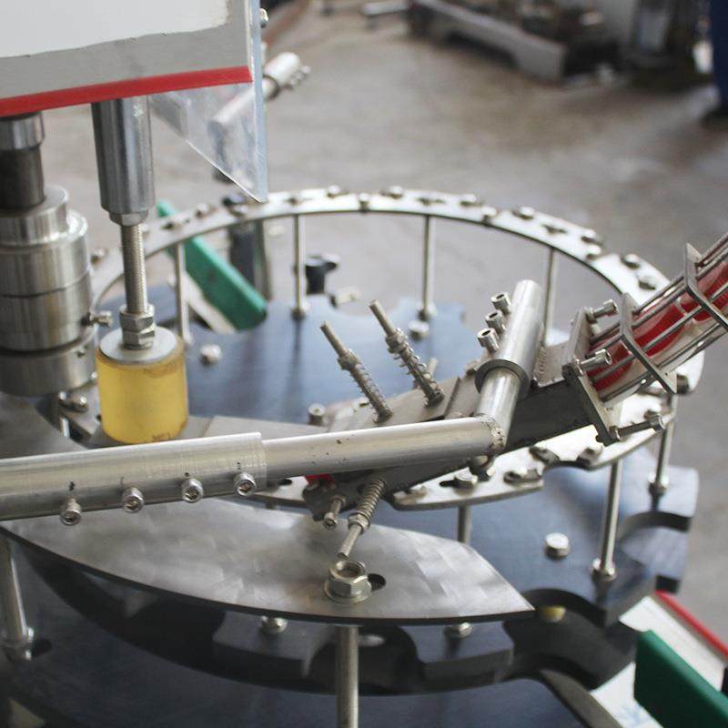 厂家直供LYXG-A型单头塑料盖铝盖封口机全自动液体灌装生产线定做