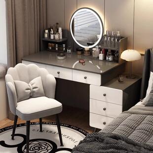 卧室梳妆台现代简约风化妆桌2025轻奢高级感斗柜一体小户型梳妆桌