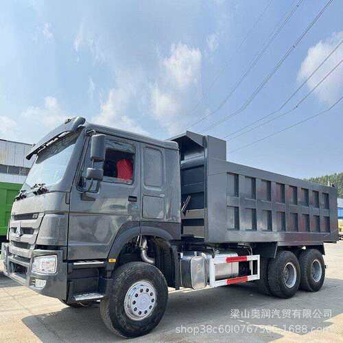 后八轮豪沃自卸车出售双桥渣土车厢货车380马力集装箱后翻车