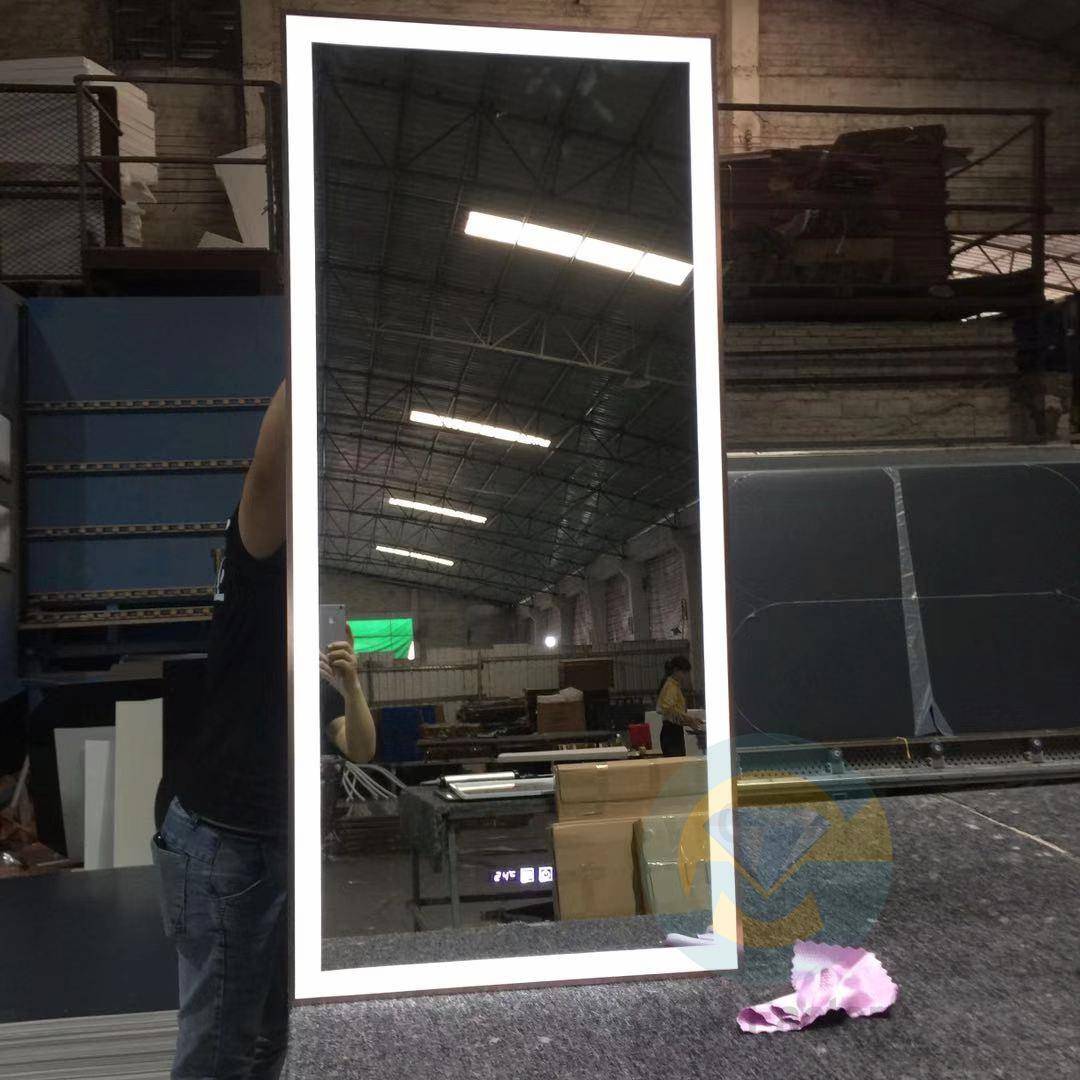 浴室镜工厂直销长方形智能镜加热除雾镜子带LED镜灯铝合金边框镜